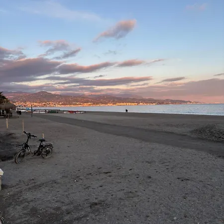 Estudio En A 3 Minutos Andando De La Playa * Torre Del Mar