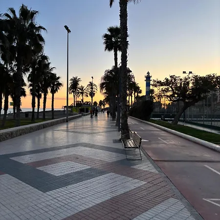 Estudio En A 3 Minutos Andando De La Playa Torre Del Mar
